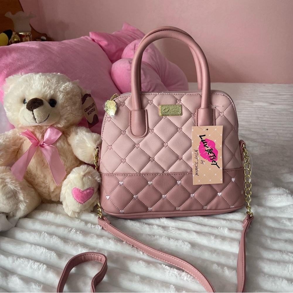 🎀 Betsey Johnson Pink Heart Crossbody bag 🎀